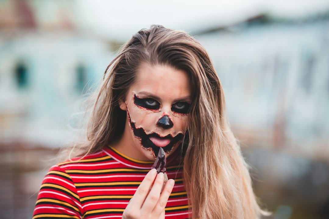 Easy Halloween acrylic nails - Easy DIY Halloween Acrylic Nail Designs for Beginners